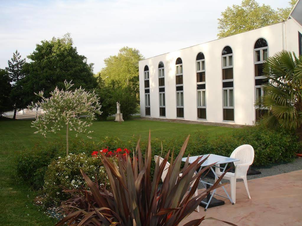 Agape Hotel Bessines Zewnętrze zdjęcie