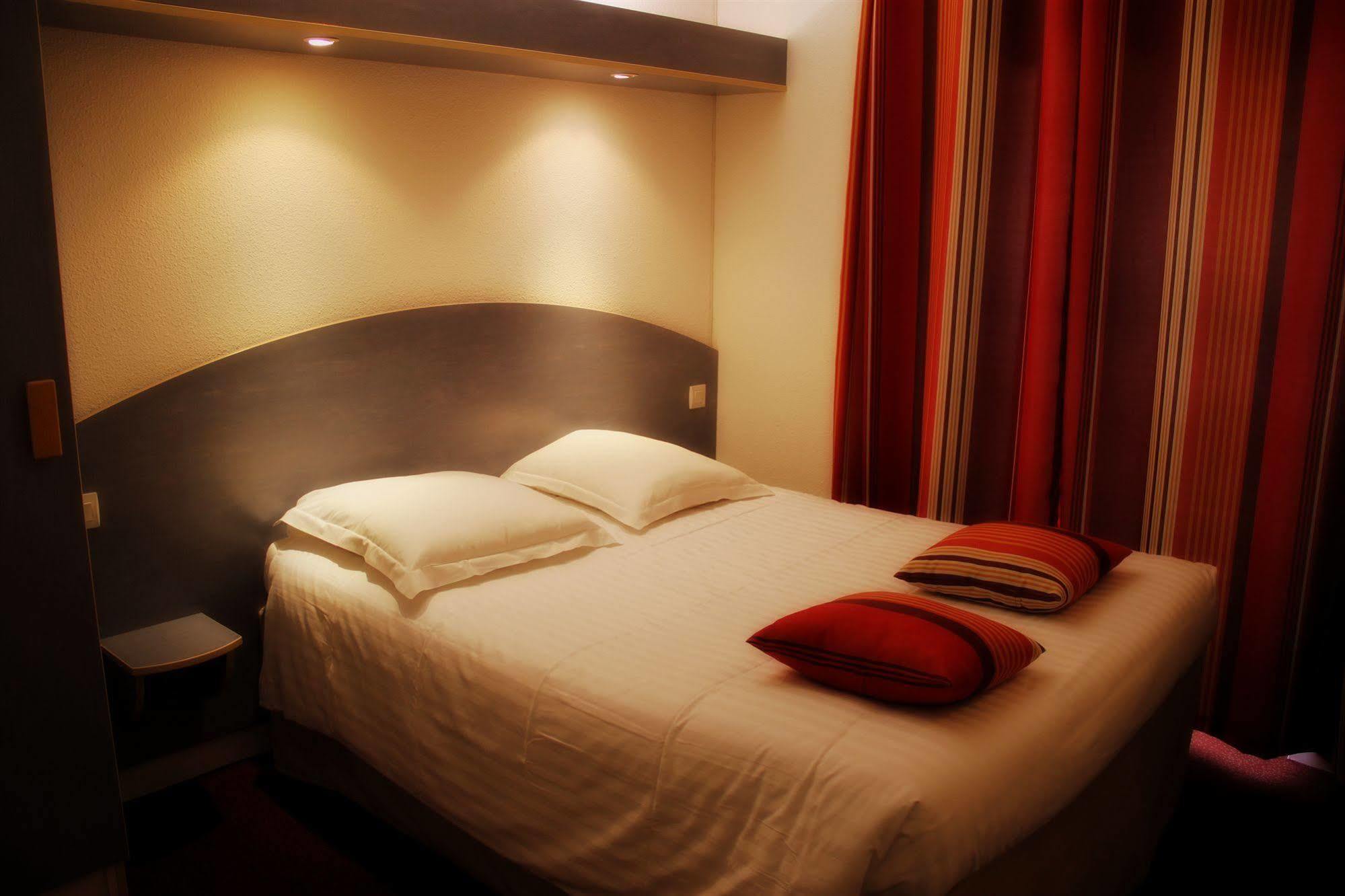 Agape Hotel Bessines Zewnętrze zdjęcie
