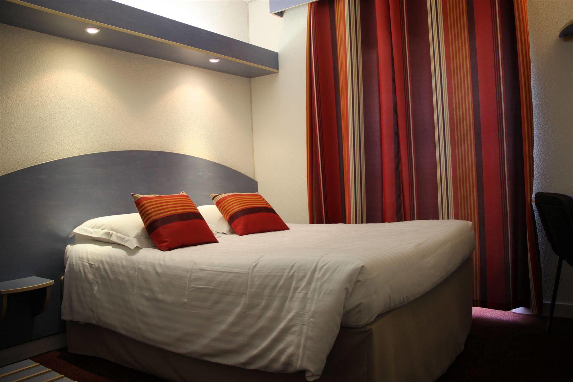 Agape Hotel Bessines Zewnętrze zdjęcie