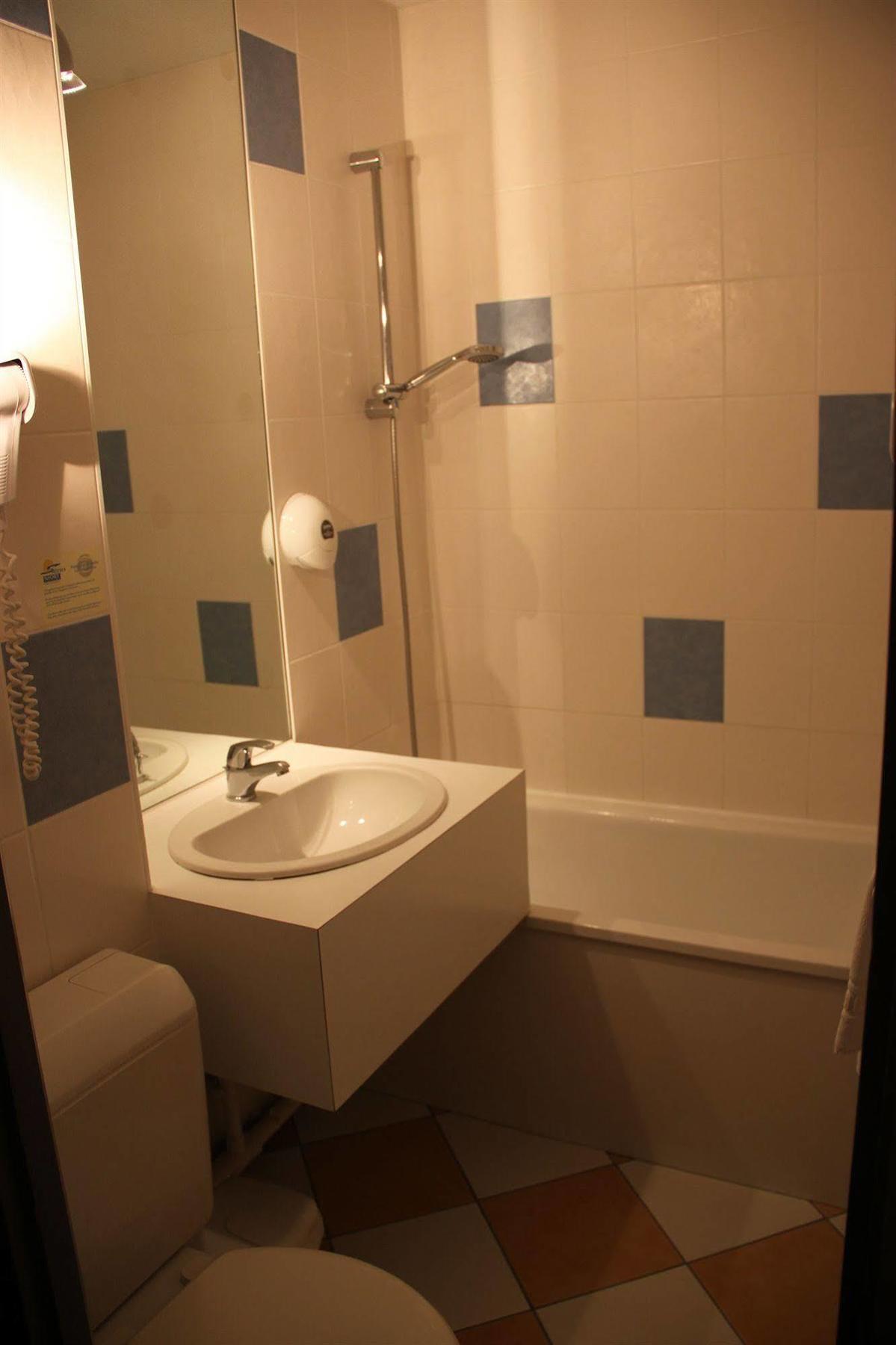 Agape Hotel Bessines Zewnętrze zdjęcie
