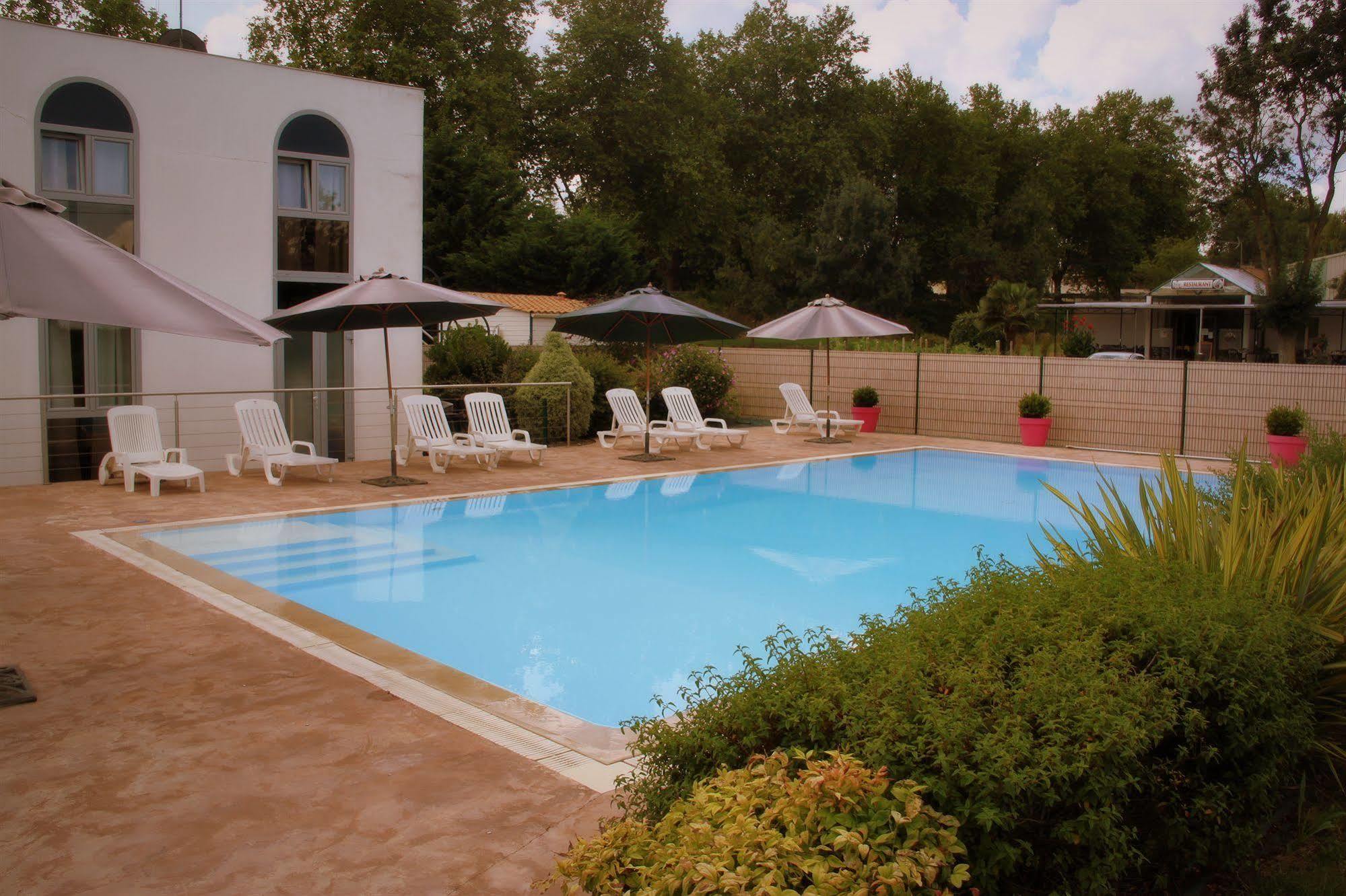 Agape Hotel Bessines Zewnętrze zdjęcie