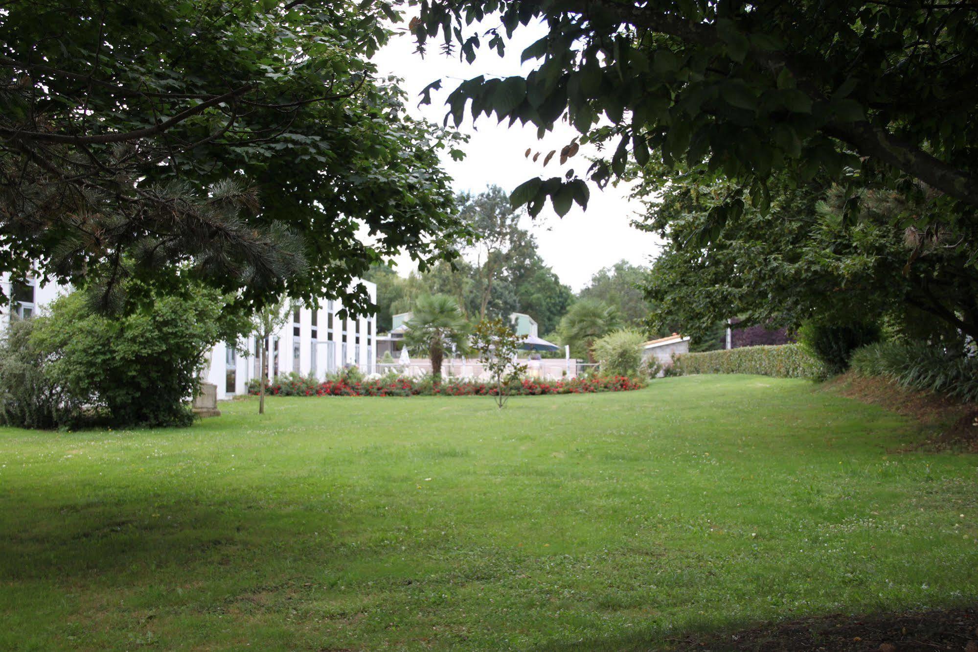 Agape Hotel Bessines Zewnętrze zdjęcie